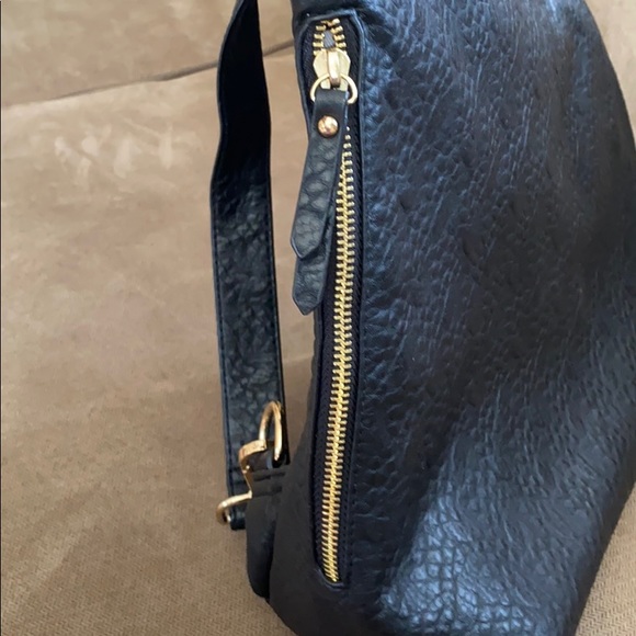 Backpack - Picture 3 of 6